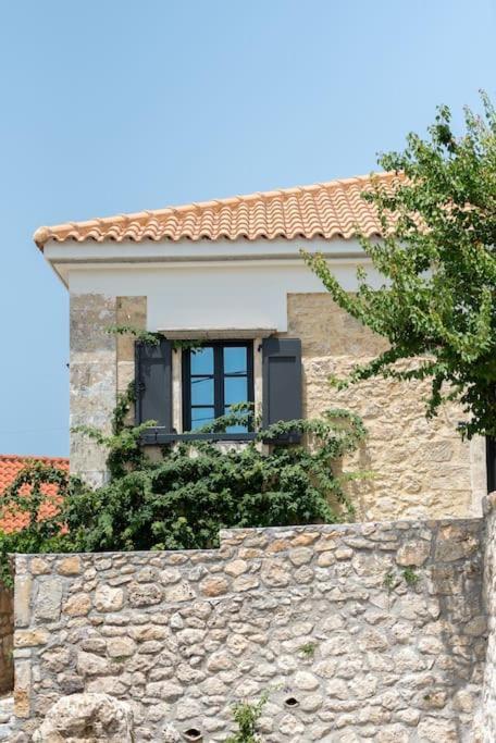 Villa Aiolia Kondoyenadha Exterior photo