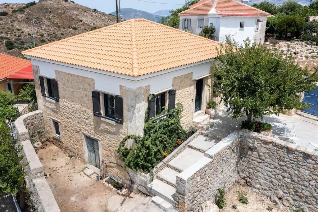 Villa Aiolia Kondoyenadha Exterior photo
