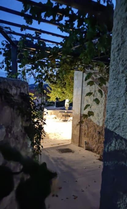 Villa Aiolia Kondoyenadha Exterior photo